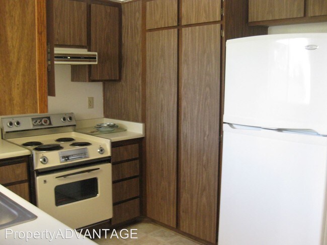 Building Photo - 1049 Plover Way