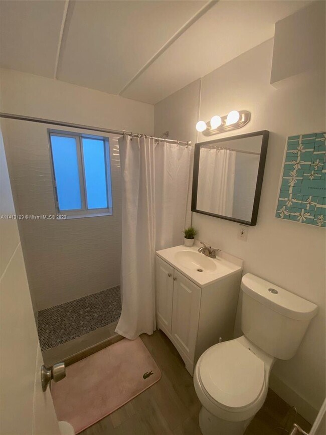 Foto del edificio - 734 NW 80th St