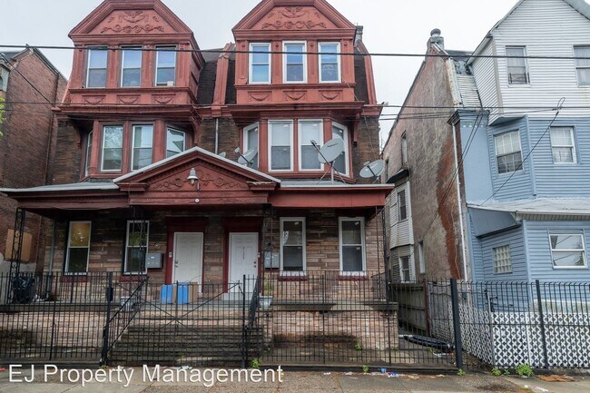 Building Photo - 4129 W Girard Ave