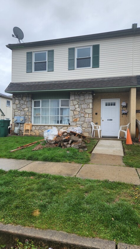 Front View - 1100 Vincent Rd
