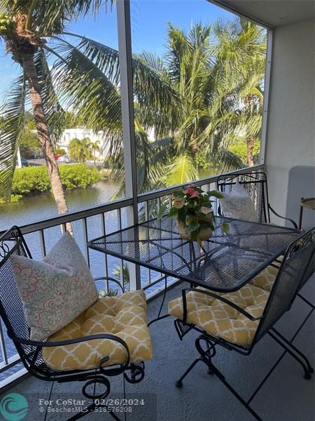 Foto principal - 801 NE 18th Ct