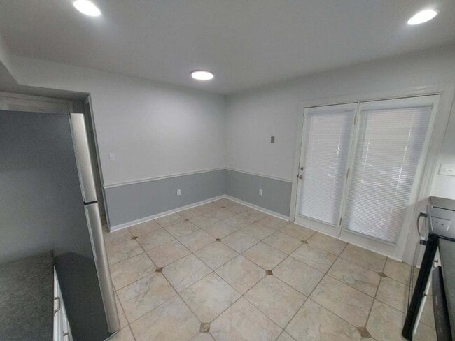 Foto del edificio - Beautiful Roanoke 2 bed 2 bath Duplex