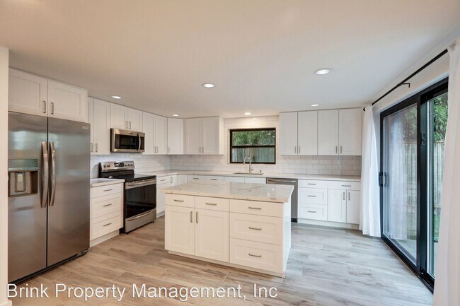 Foto del edificio - 2 br, 2 bath House - 4413 SW Juneau St.