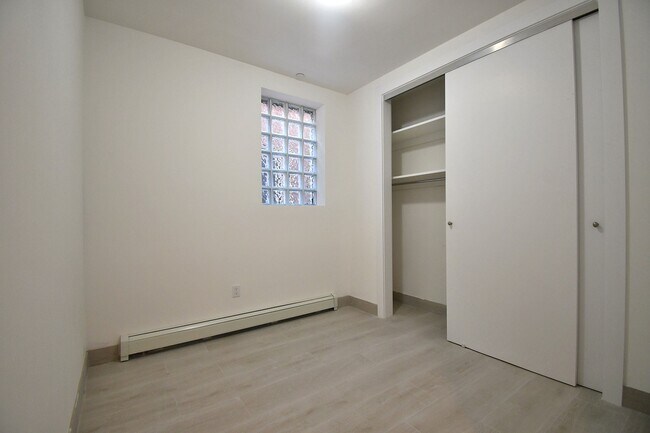Foto del edificio - 2110 Hughes Ave