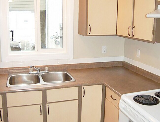 Photo du bâtiment - Westwood Village