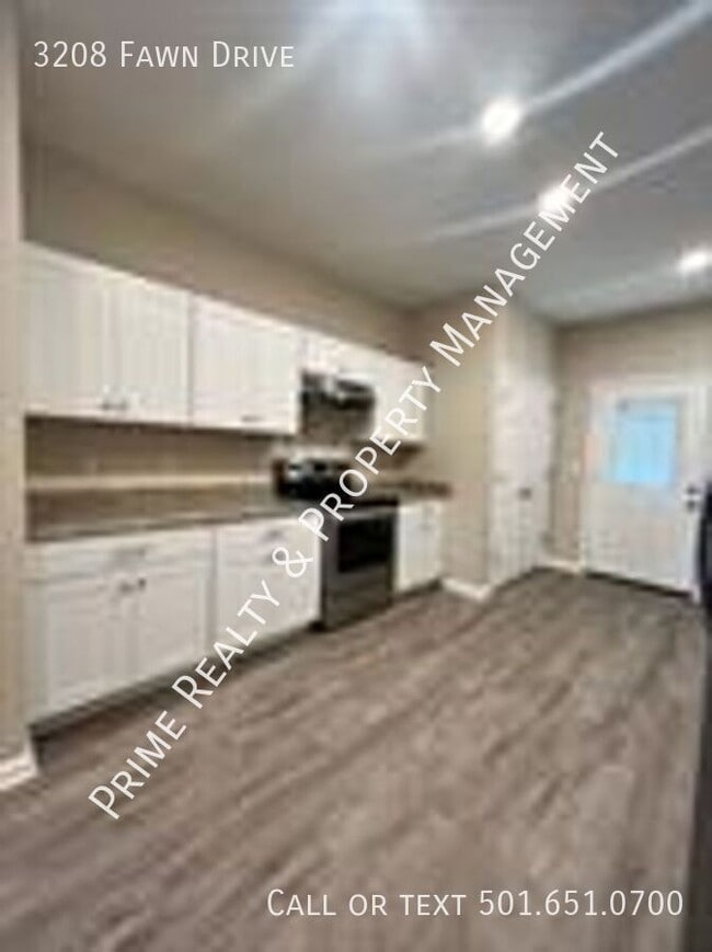 Building Photo - 3208 Fawn Dr