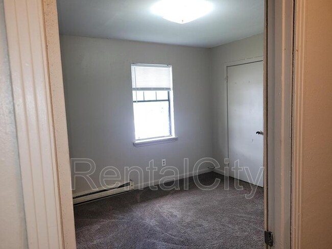 Foto del edificio - 502 E Johnson St