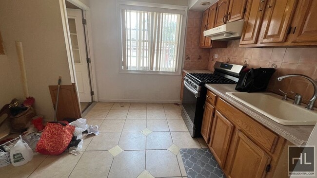 Foto del edificio - 687 E 46th St