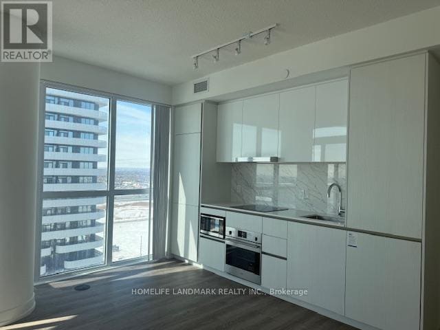 Building Photo - 8 Interchange Wy