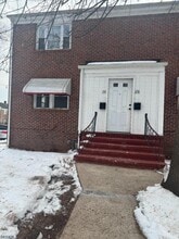 Building Photo - 128 Lincoln St