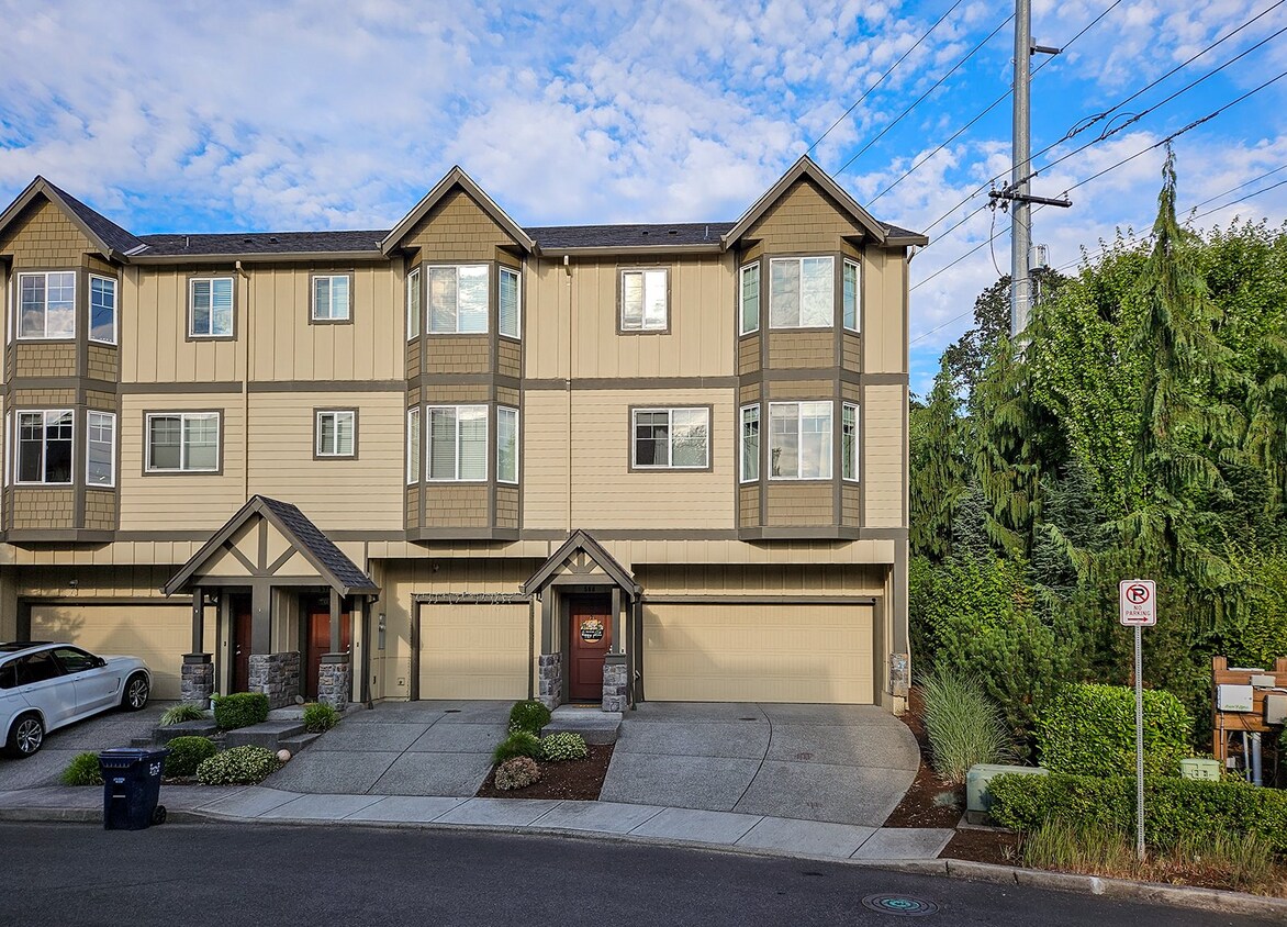 Foto principal - 588 SW 197th Pl