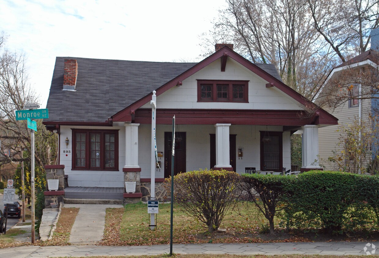 Building Photo - 893 Monroe Dr