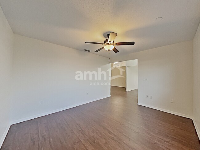 Building Photo - 3244 Sanoma Dr