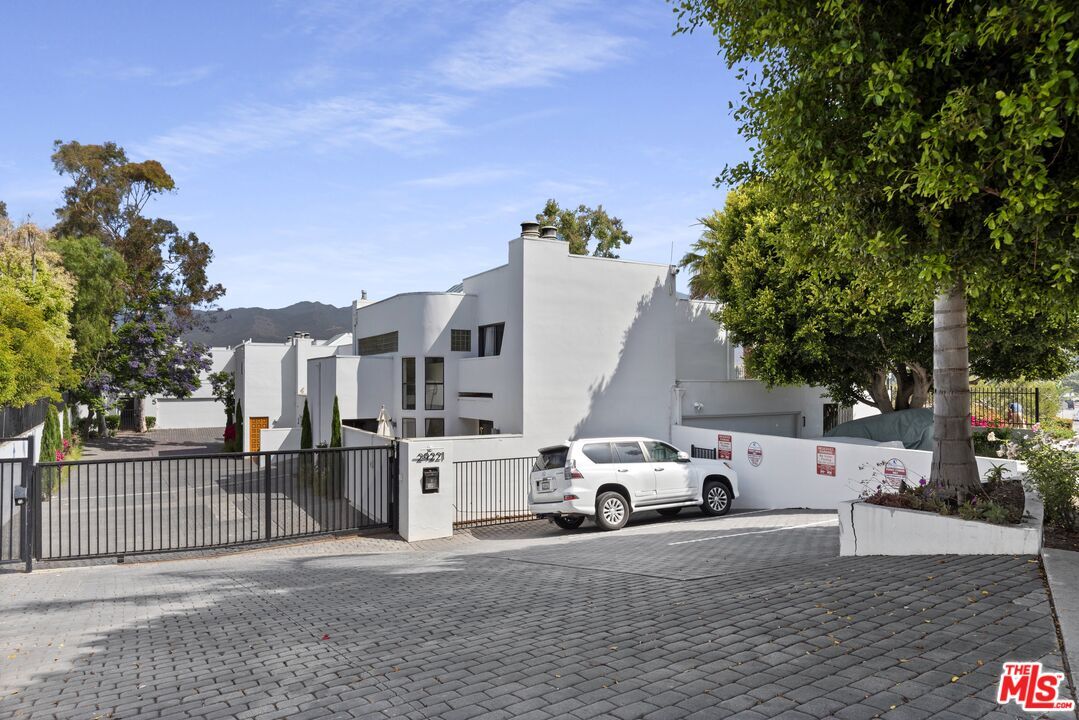 Foto principal - 29221 Heathercliff Rd