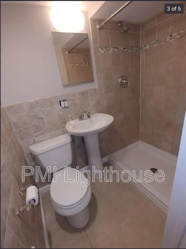 Foto del edificio - 60 Jefferson Rd