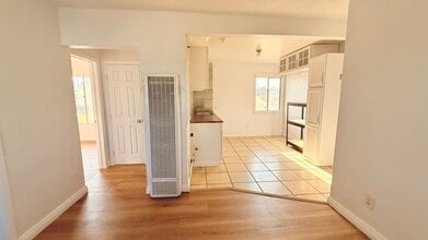 Building Photo - 124 1/2 W 95th St