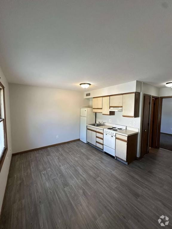 Building Photo - 1608 Tippecanoe Dr