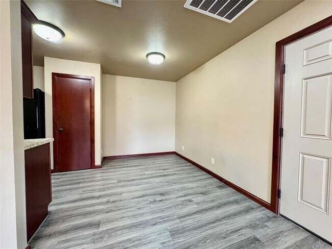 Building Photo - 1601 Lawter Rd