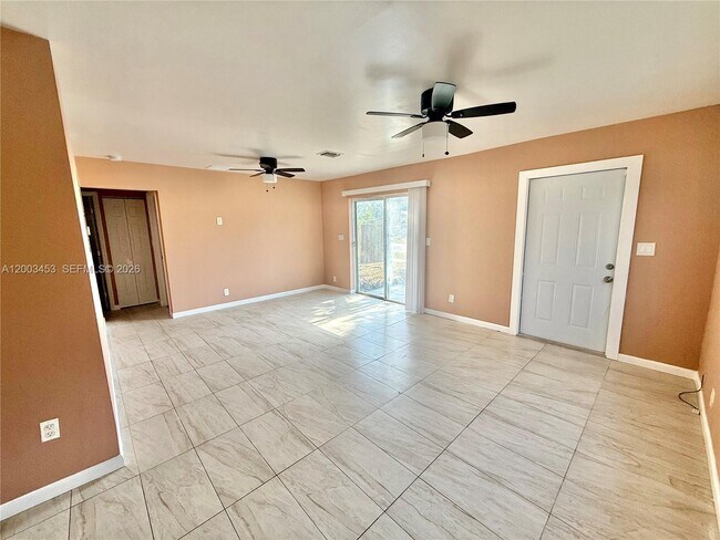 Foto del edificio - 6290 NW 14th St