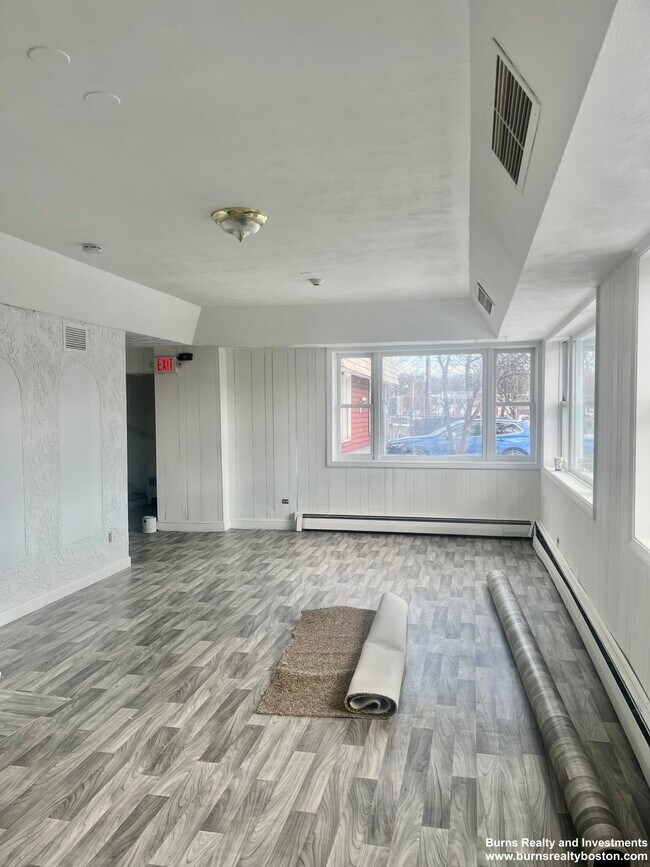 Building Photo - 599 American Legion Hwy