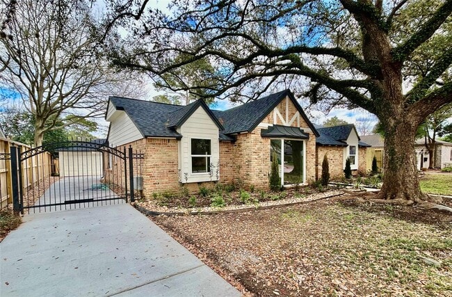 Foto del edificio - 2511 Briarpark Dr