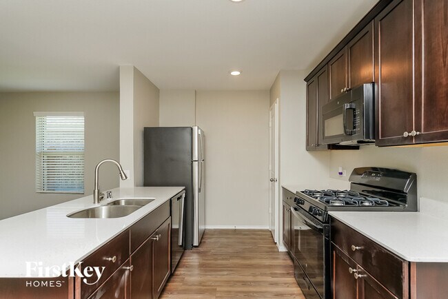 Foto del edificio - 1705 Avery Pointe Dr
