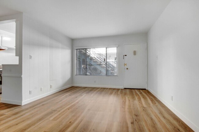 Foto del edificio - 11615 Darlington Ave