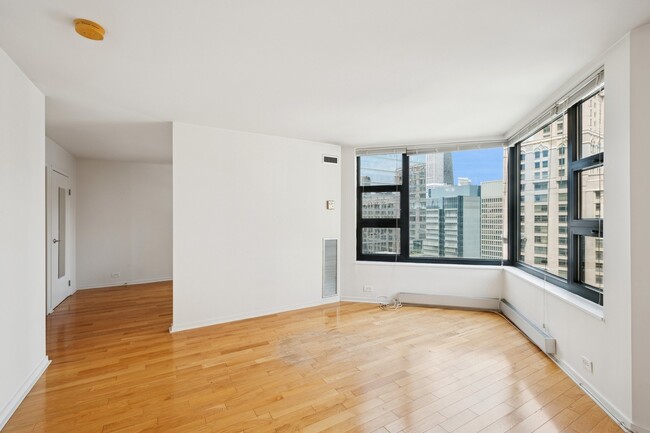 Building Photo - 401 E Ontario St