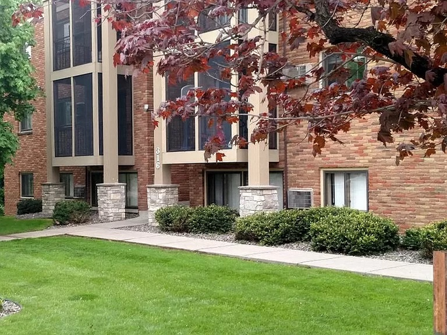Foto del edificio - 316 Larpenteur Ave E