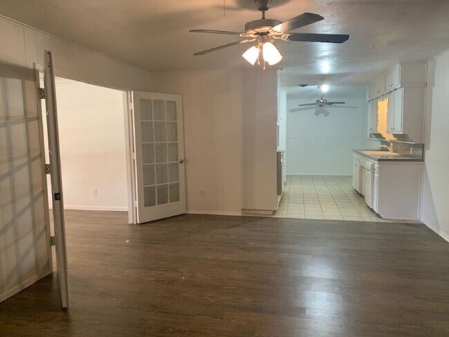 Foto del edificio - 2820 Southgate Dr