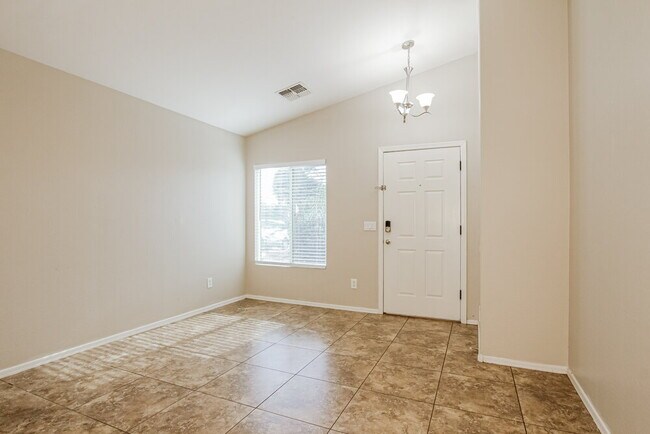 Foto del edificio - 12024 W Rosewood Dr
