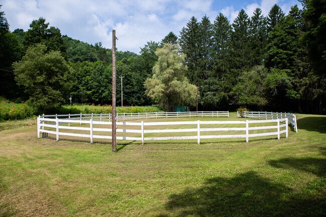 Foto del edificio - 987 Washington County Route 61