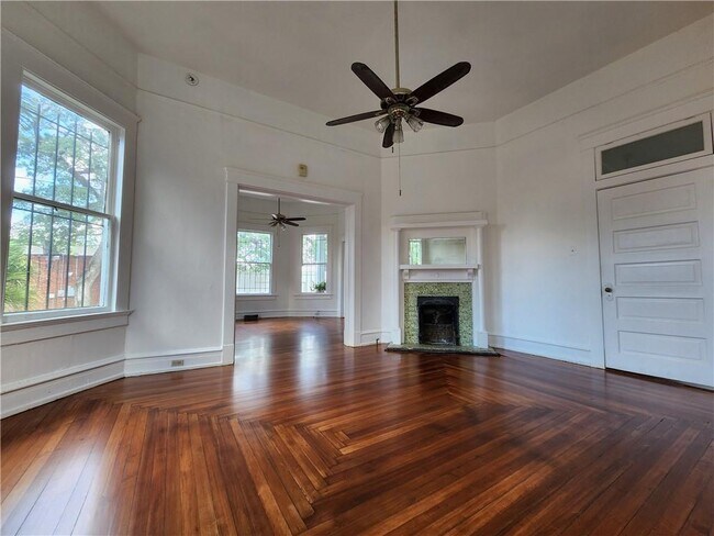 Foto del edificio - 106 S Bayou St