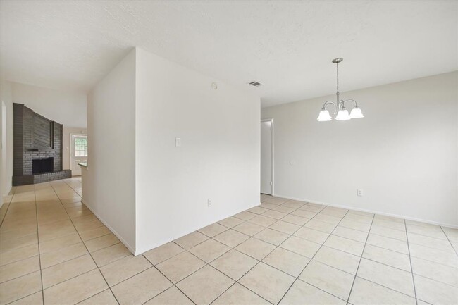 Building Photo - 8434 Bird Run Dr