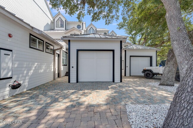 Building Photo - 3827 Mariner Dr