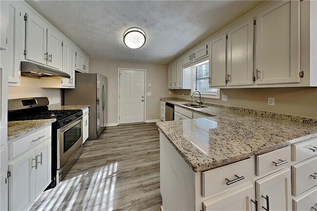 Foto del edificio - 208 Emerald Cove Ln