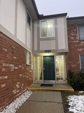 Building Photo - 30240 Southfield Rd