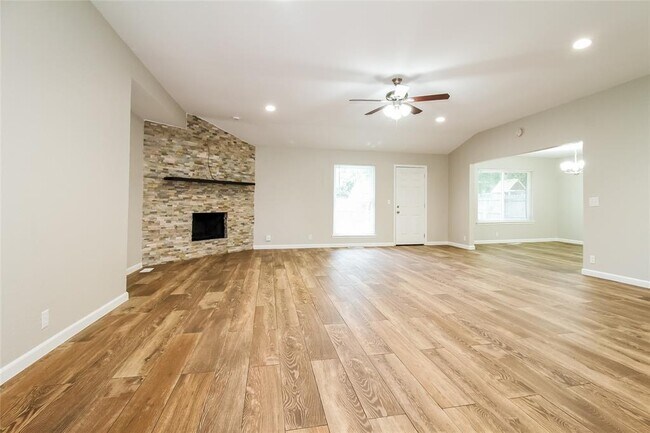 Building Photo - 1318 W Aries Rd