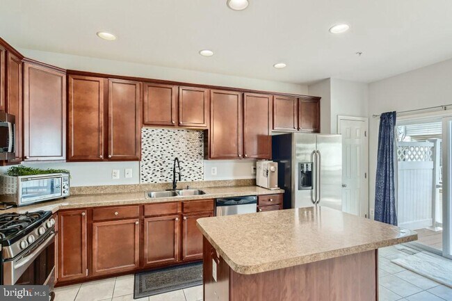 Foto del edificio - 8333 Stickley Ct