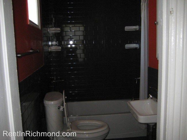 Building Photo - 2 br, 1 bath House - 409 N Henry St