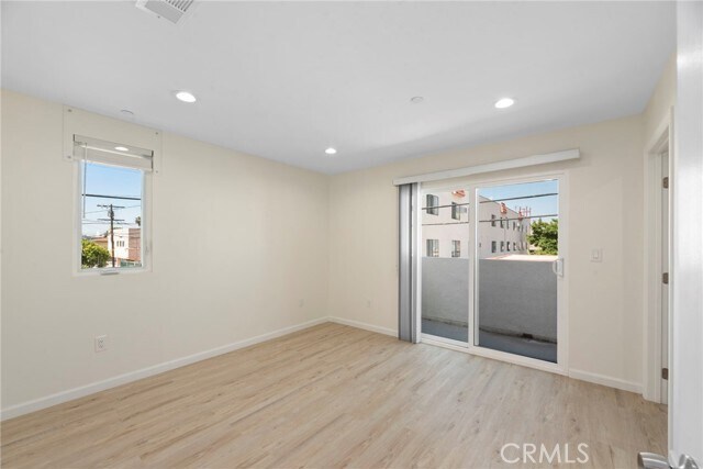Building Photo - 1409 N Hobart Blvd