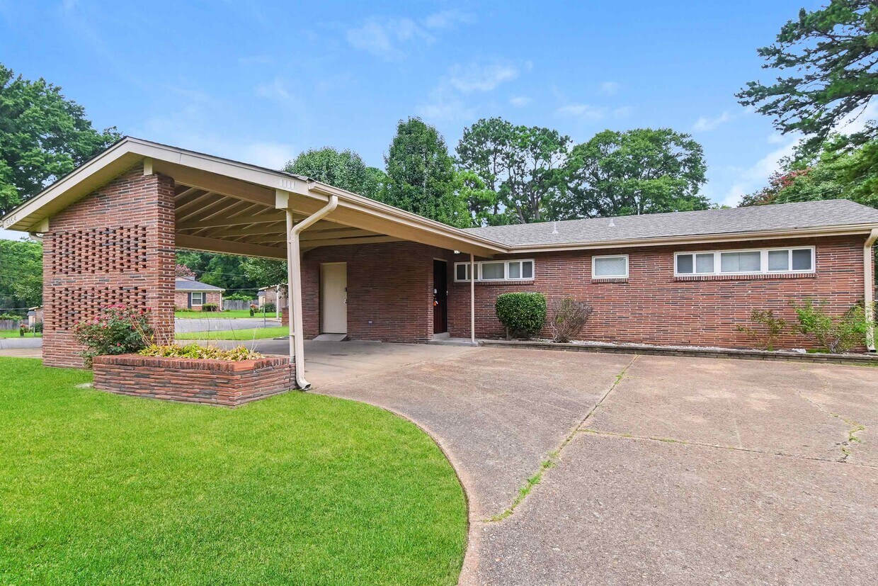 Primary Photo - 5164 Cottonwood Rd