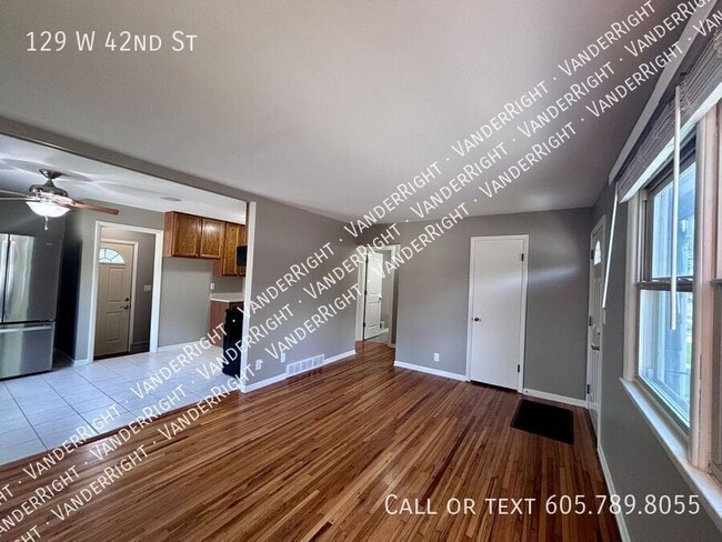 Building Photo - 129 W 42nd St