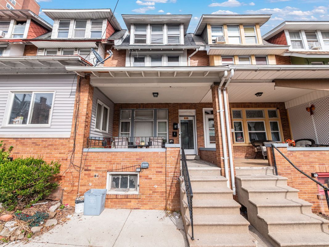 Foto principal - 135 S 15th St