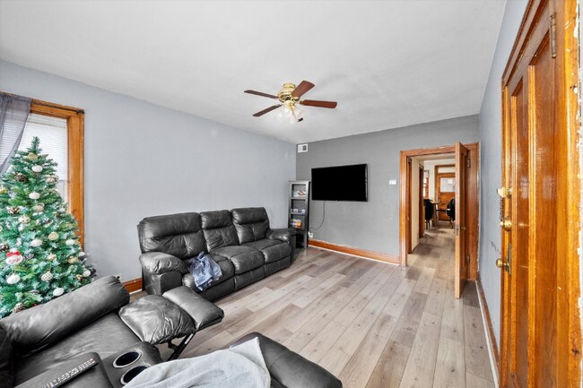 Foto del edificio - 4449 W Walton St