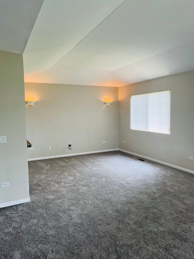 Foto del edificio - 8327 Carr Ct