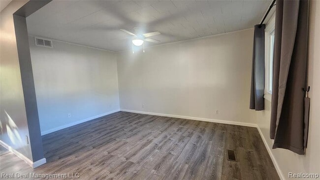 Building Photo - 6555 Manson Dr