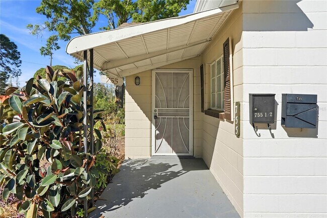 Photo - 755 Alamanda Way S House