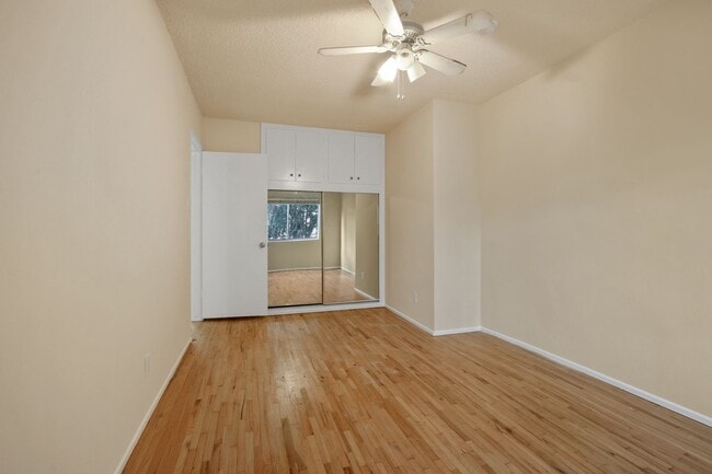 Building Photo - 2015-2019 4th Street in Santa Monica - ste...
