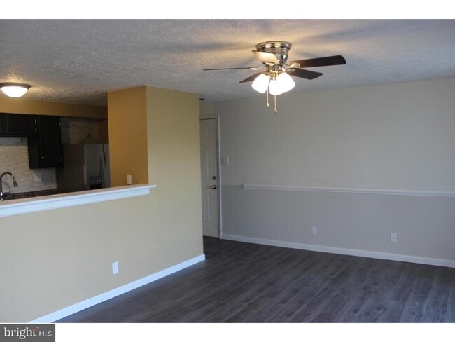 Building Photo - 189 Kenwood Dr